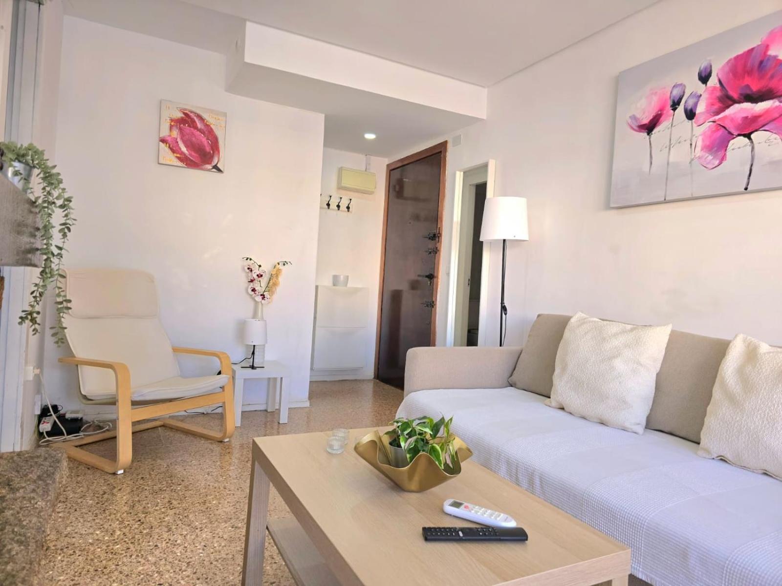 Nogalera Rainbow 2-Bedroom Apartment, Pool And Parking By Namaste Elite Torremolinos Exterior photo