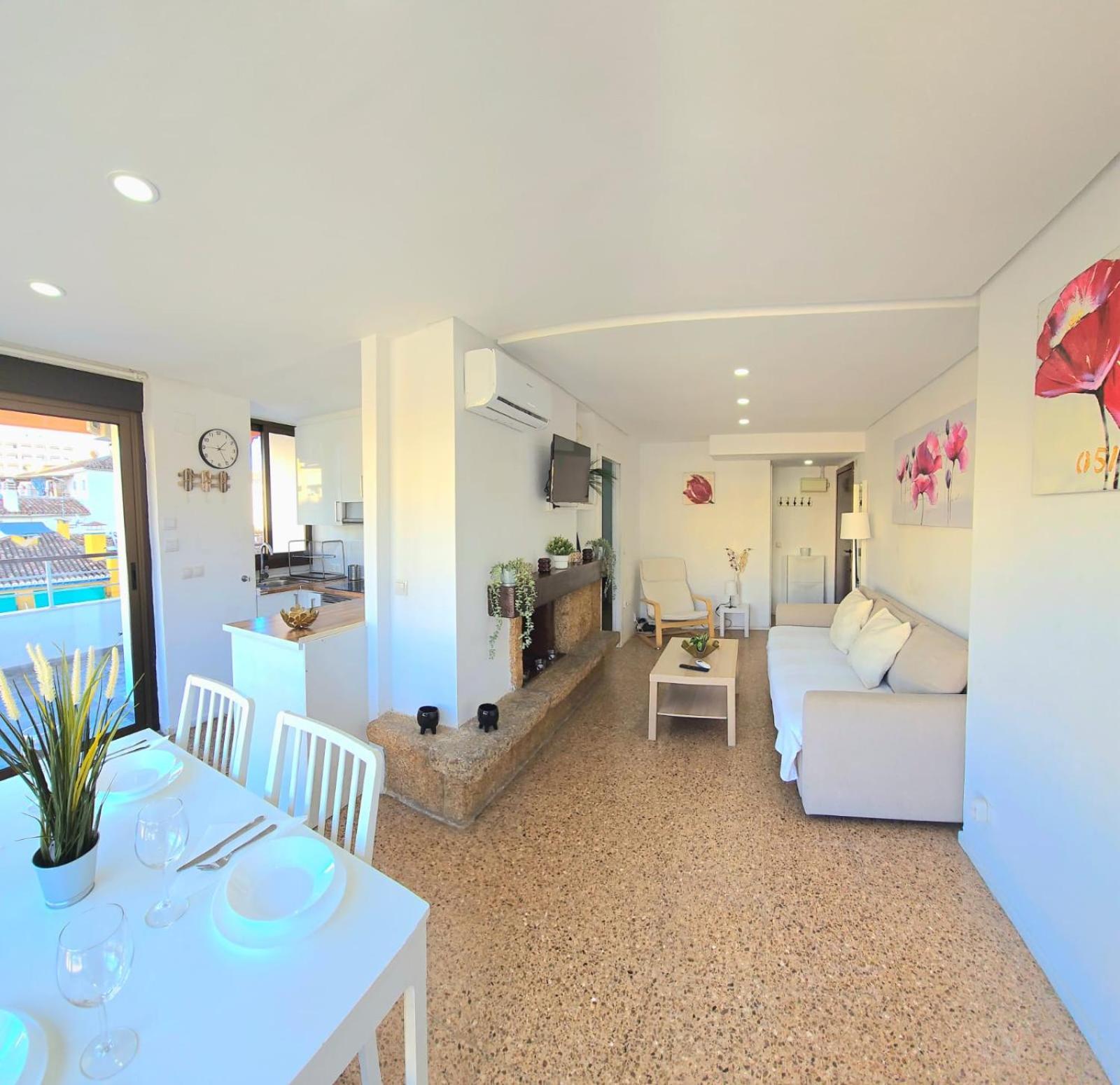 Nogalera Rainbow 2-Bedroom Apartment, Pool And Parking By Namaste Elite Torremolinos Exterior photo