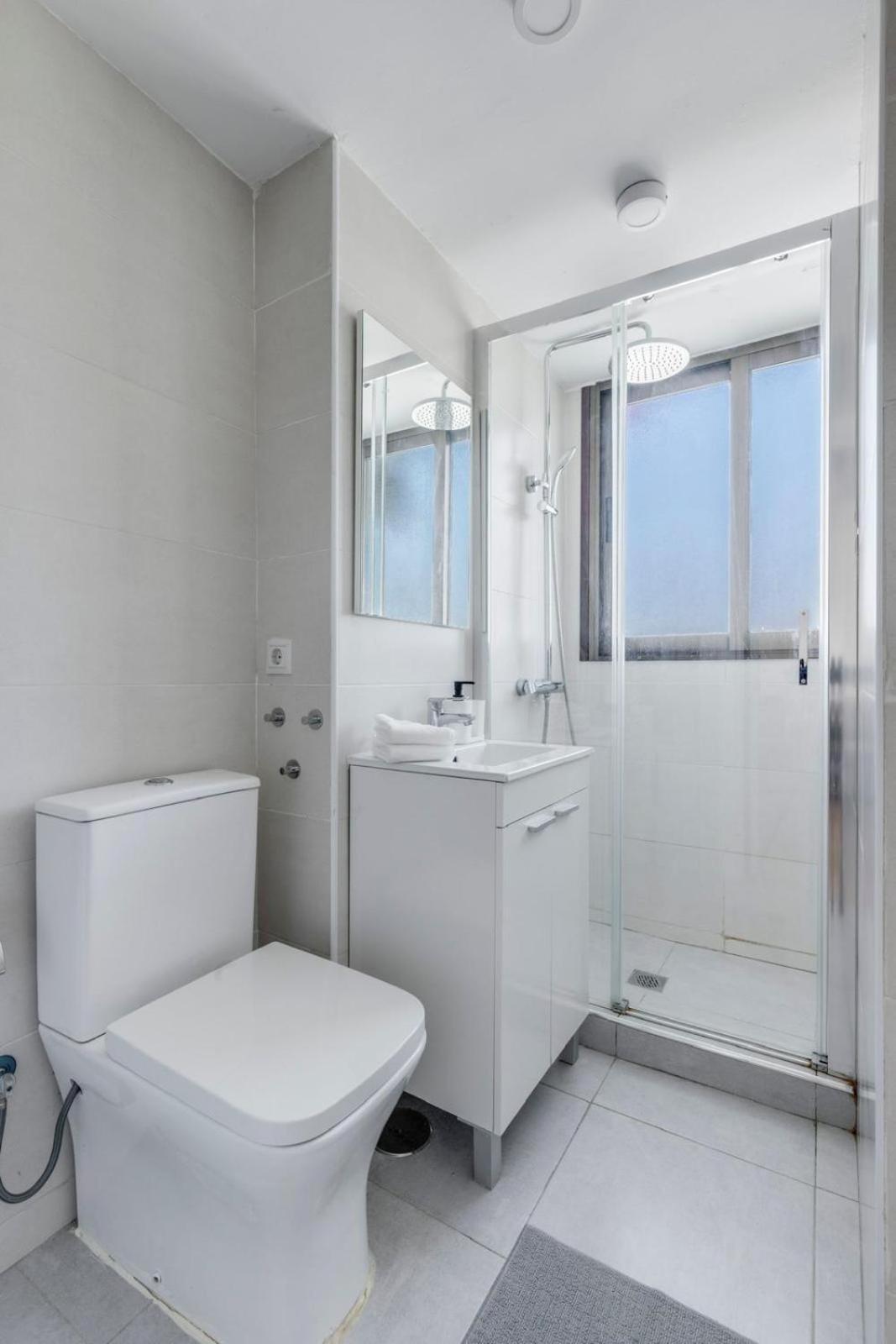 Nogalera Rainbow 2-Bedroom Apartment, Pool And Parking By Namaste Elite Torremolinos Exterior photo