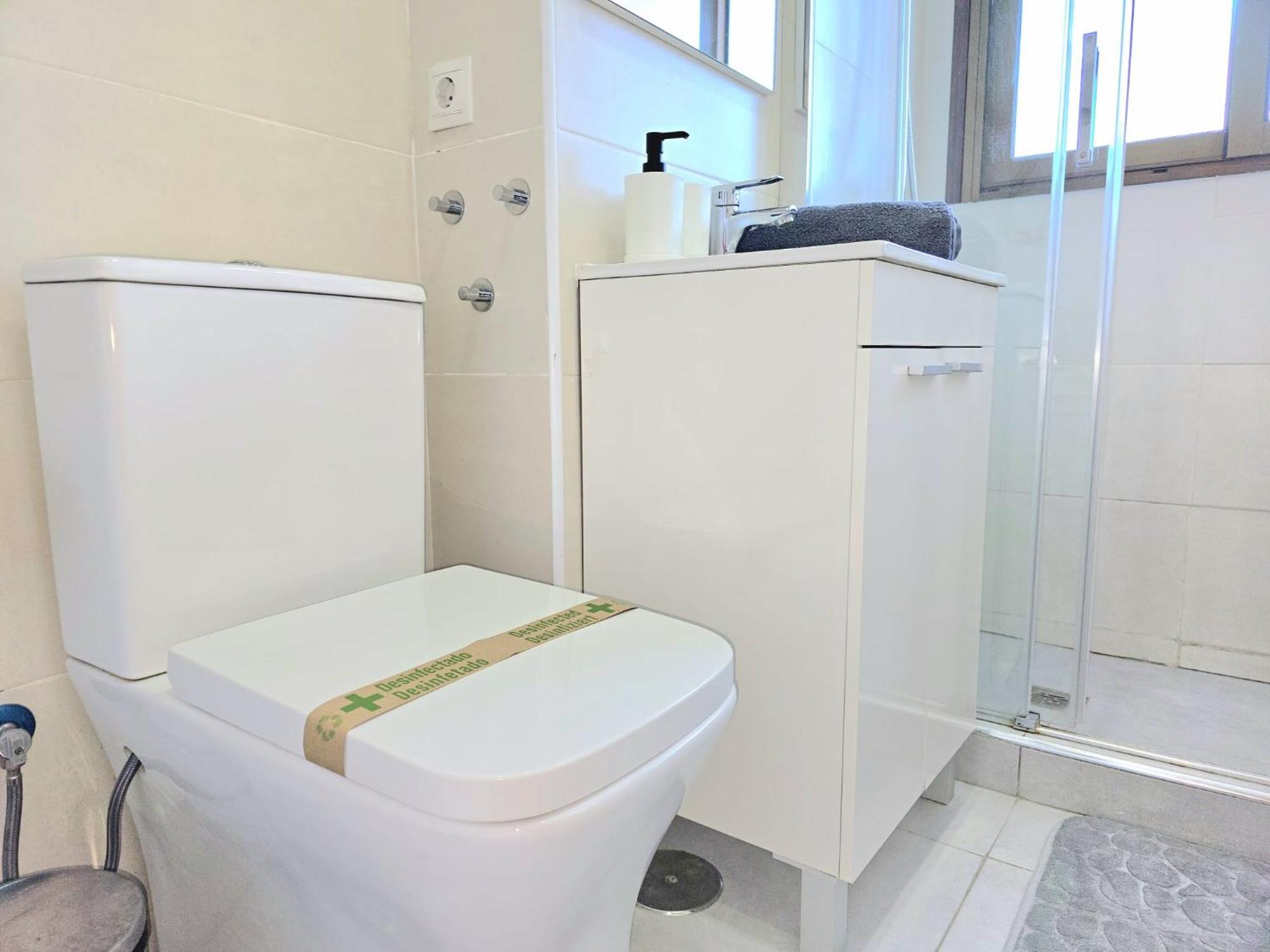 Nogalera Rainbow 2-Bedroom Apartment, Pool And Parking By Namaste Elite Torremolinos Exterior photo