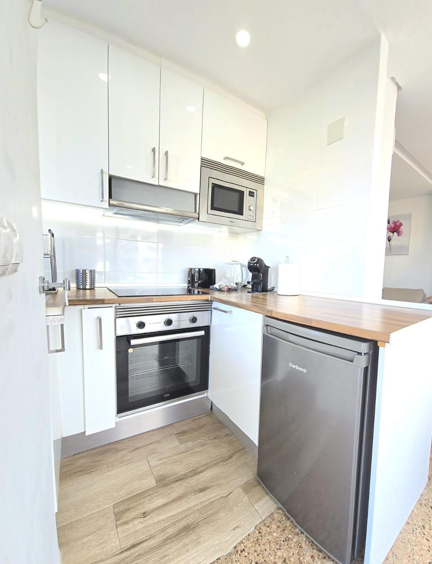 Nogalera Rainbow 2-Bedroom Apartment, Pool And Parking By Namaste Elite Torremolinos Exterior photo
