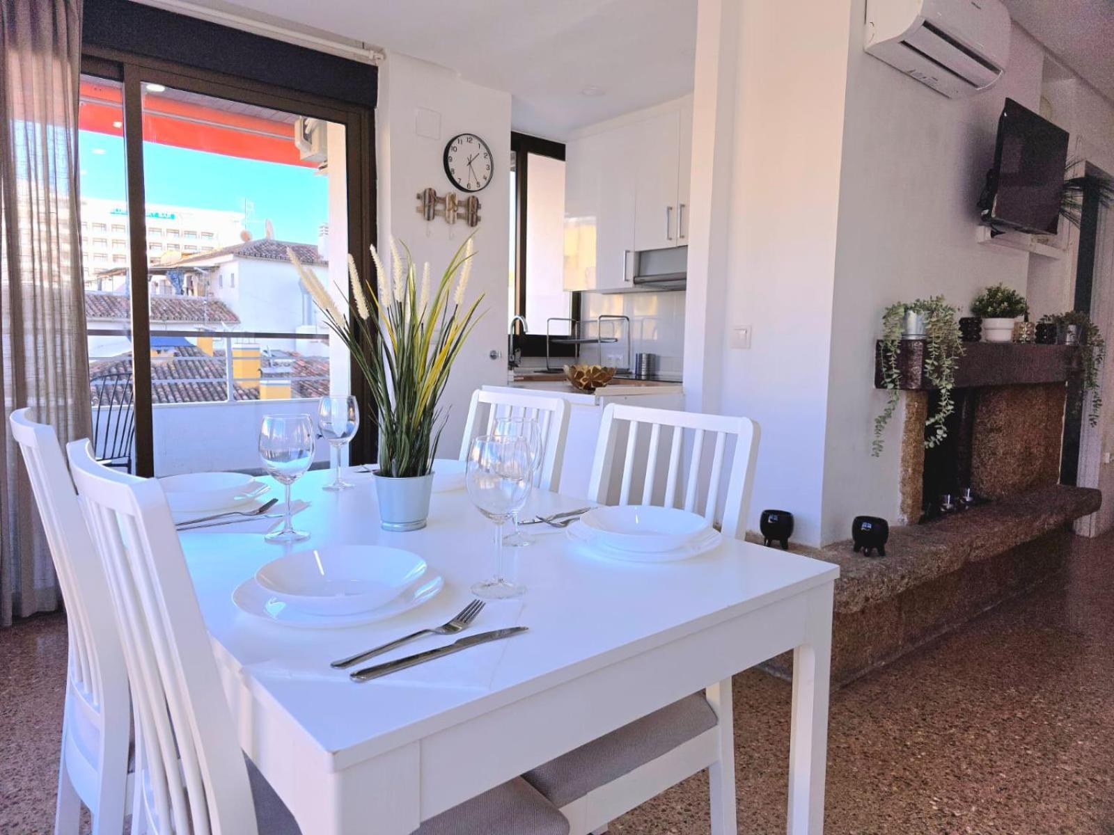 Nogalera Rainbow 2-Bedroom Apartment, Pool And Parking By Namaste Elite Torremolinos Exterior photo